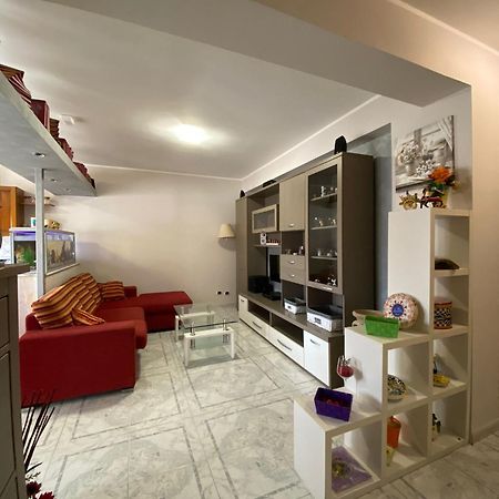 Tyttyhouse Apartamento Giardini Naxos Exterior foto